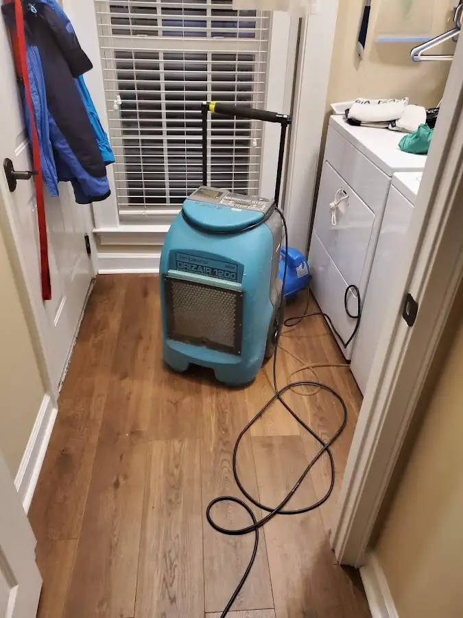 Commercial dehumidifier deployed for Flood Damage Cleanup in Bee Ridge